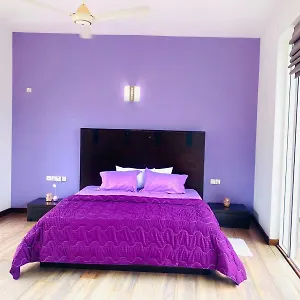 Bed & Breakfast Priyajeewaka Luxury & Nursing Care 